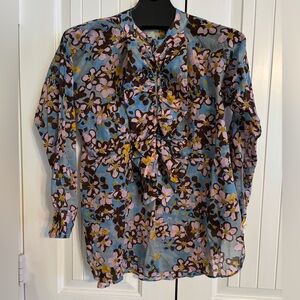 YVONNE S. Floral ruffle front blouse. Size S.